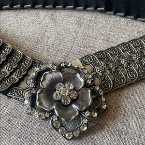Elegant Silver Floral Women's Stretch Belt